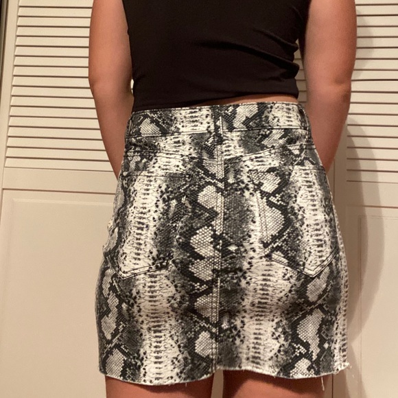 Nordstrom Animal Print Mini Skirt - Picture 2 of 2